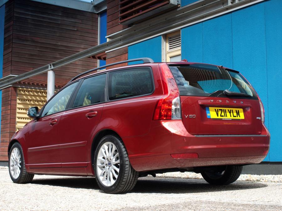  Volvo V50 D2 2010 года  (UK) (фото 10 из 12)